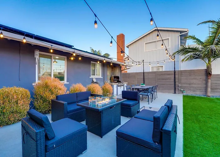 Bird Rock Dreams - Ocean Views, Massive Yard, Outdoor Dining, Fast Wifi & Ac!